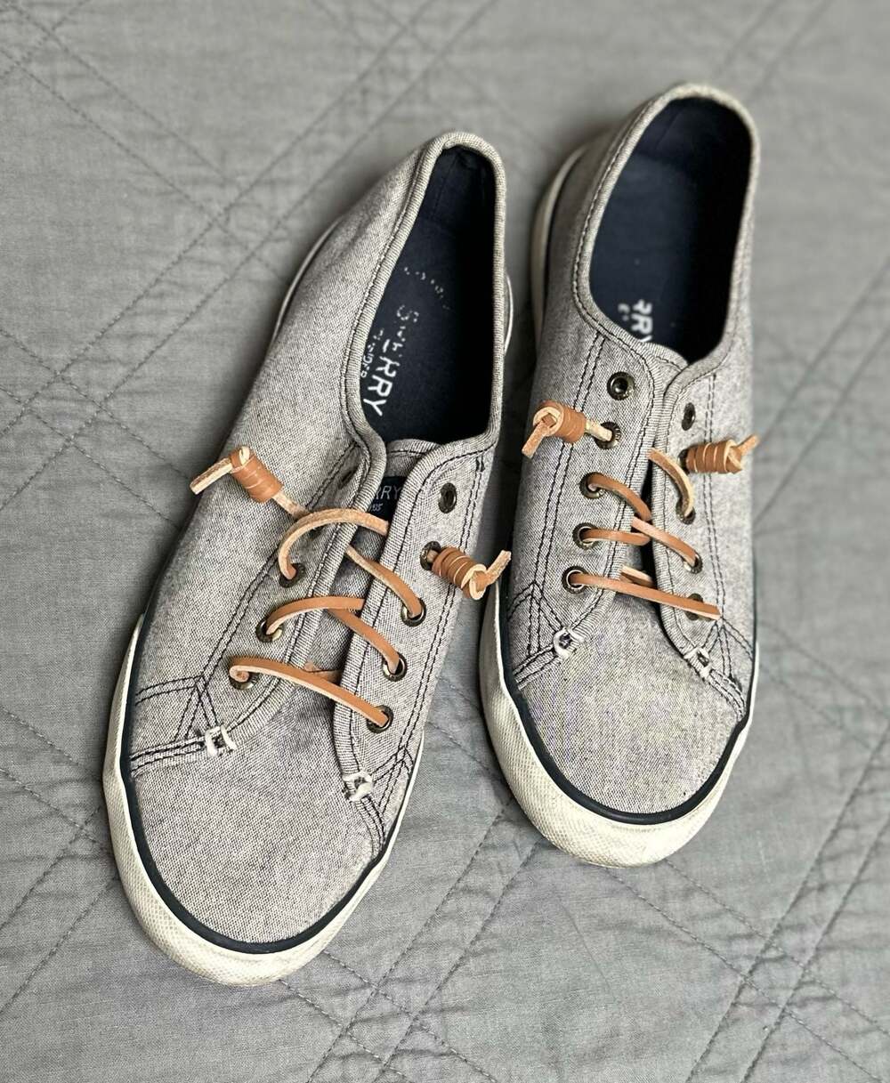 Sperry Pier View Gray Chambray Canvas Sneakers. Size 9.5